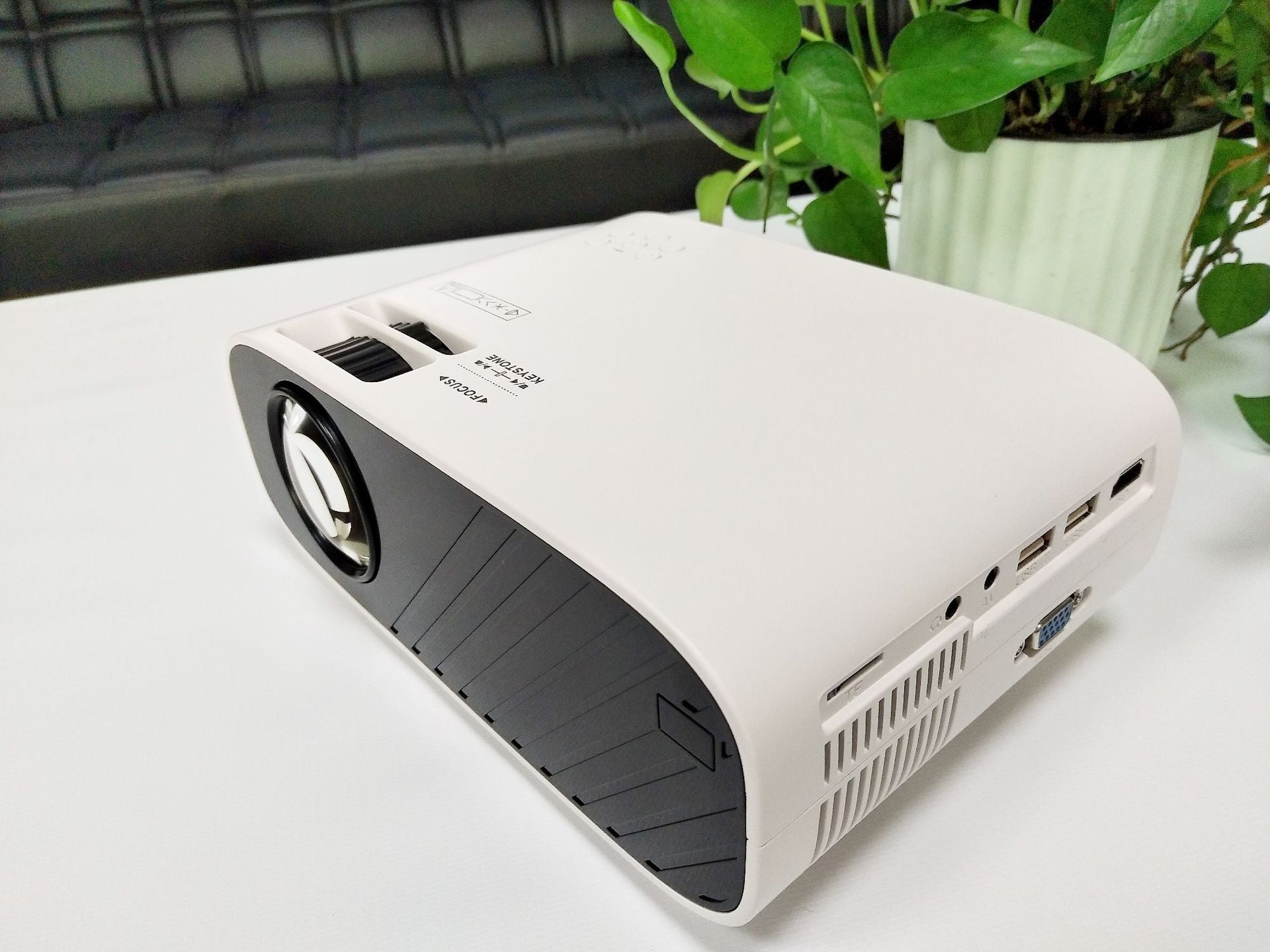 office-teaching-portable-projector